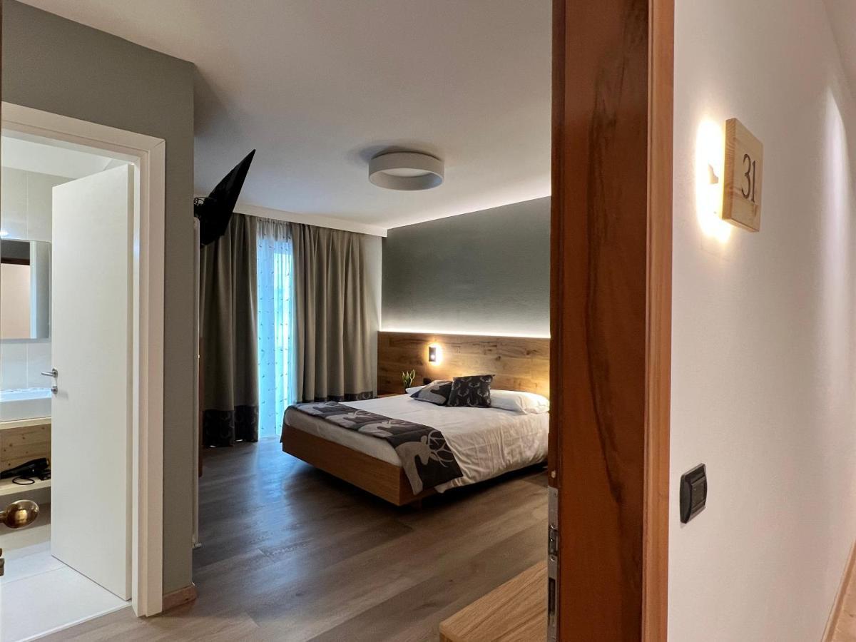 Family Hotel La Perla Fiera Di Primiero Eksteriør bilde