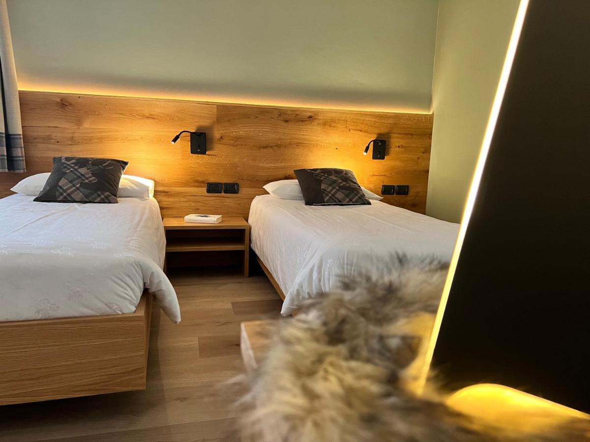 Family Hotel La Perla Fiera Di Primiero Eksteriør bilde
